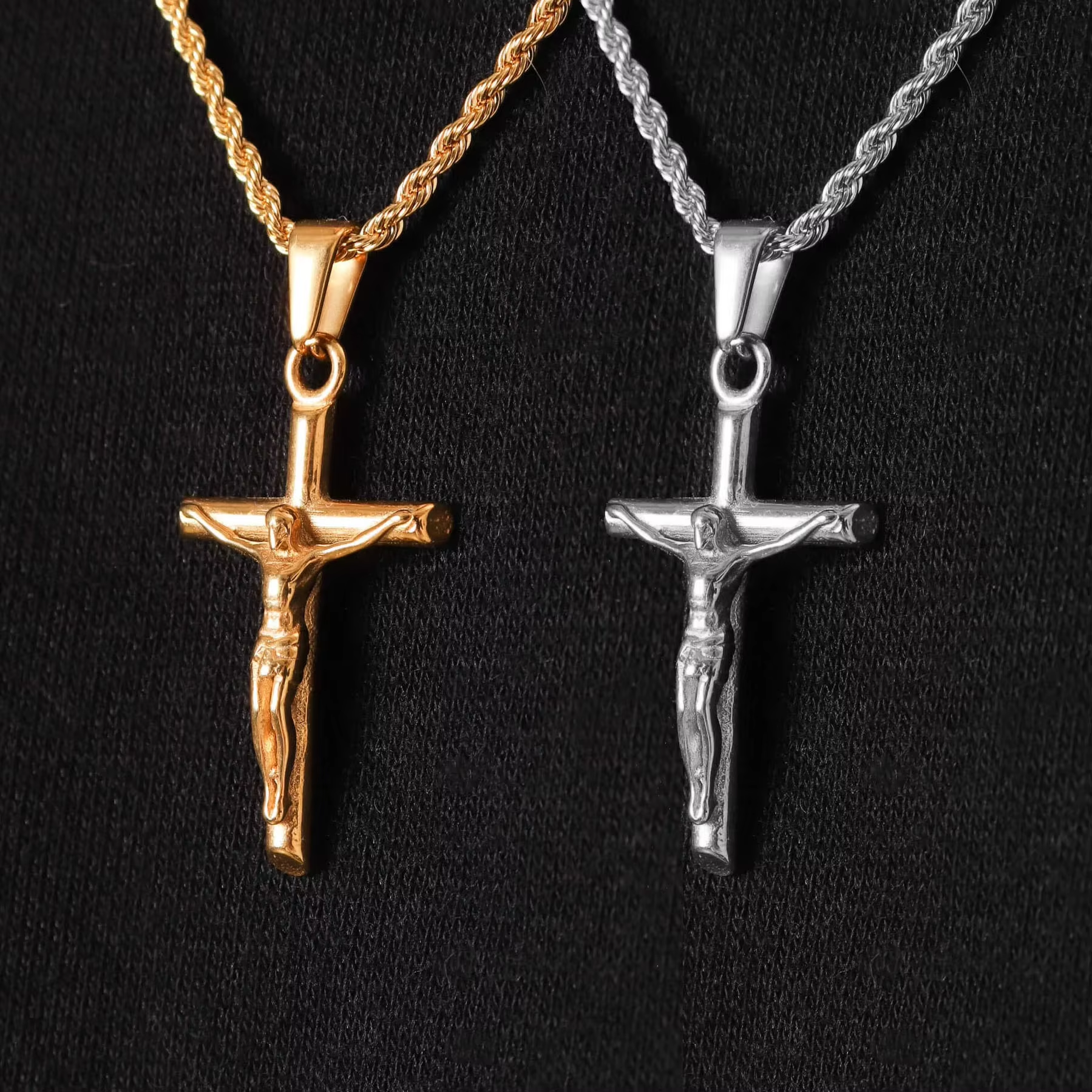 Crucifijo de 33 mm