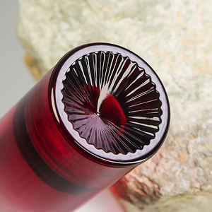 Flacone per Profumo Personalizzabile 100ml, Sottile e Alto con Fondo Spesso, in Vetro con Tappo Nero - Product Image 6