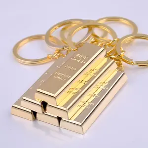 Gantungan kunci mobil logam kreatif, gantungan kunci batangan emas palsu, aksesori kecil tiga dimensi
