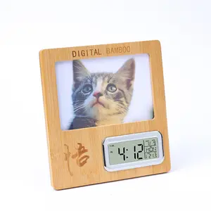 家の装飾デジタル温度計と湿度計モダンな目覚まし竹デスク & 置時計2024