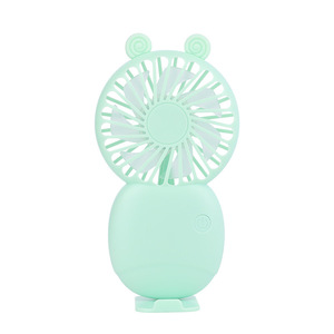 Nouveau ventilateur pliable portable avec mousqueton, mini ventilateur de bureau rechargeable par USB, design mignon de dessin animé, pour un rafraîchissement personnel - Product Image 6