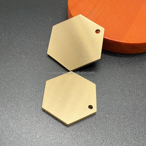 Необработанный шестиугольник формы латунь кулон штампованный латунный орнамент - Product Image 4