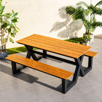 Table de pique-nique d'extérieur avec bancs, structure en aluminium, revêtement en poudre, plateau en WPC, design moderne, pour entrepôts et espaces de restauration commerciaux