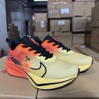 Sepatu Olahraga Unisex Gradasi Warna, Bahan Mesh Bernapas, Sol Empuk, Anti Selip, Cocok untuk Jogging di Jalan