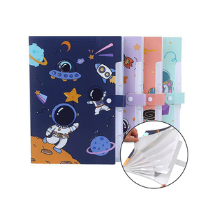 Lot de classeurs A4 mignons à fermeture à pression, en plastique robuste, organiseur accordéon à 6 poches avec motif astronaute et vaisseau spatial - Product Image 1