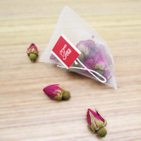 Sachets de thé vides triangulaires de haute qualité avec logo personnalisé, sachets filtrants en nylon thermoscellables en forme de pyramide avec ficelle et étiquette
