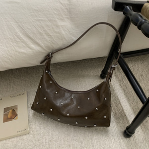 Bolso de Mano Pequeño Vintage para Mujer, Versátil y Moderno, Bolso de Hombro y Axila con Diseño Exclusivo con Tachuelas, Tipo Cubo - Product Image 3