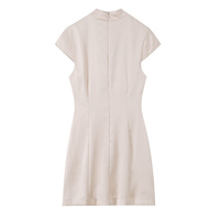 Robe mini moulante chic et décontractée pour femme, nouvelle collection été 2026, style rétro, sans manches, avec col montant.