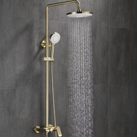 Ensemble de robinet de douche à poignée unique en or Bec mural de bain à effet pluie avec mélangeurs pivotants Accessoires de robinet de salle de bain