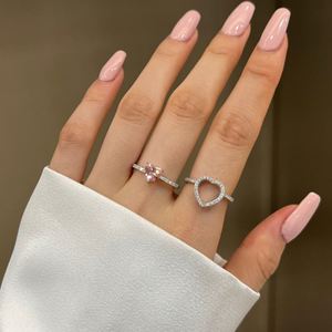 เครื่องประดับดีไซน์สวยจาก Dylam Statement Fine Jewelry เงินแท้ S925 ชุบโรเดียม ประดับเพชรคิวบิกเซอร์โคเนีย 5A รูปหัวใจ สำหรับผู้หญิง ชุดแหวนแบบถอดประกอบได้ - Product Image 3