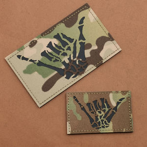 Накладки для рук с черепом, 6 дюймов - Product Image 4