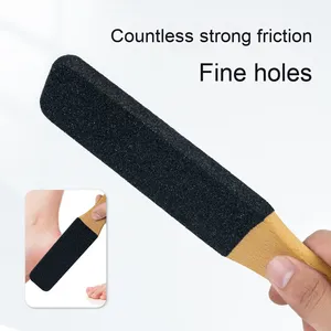 En stock épurateur de <span class=keywords><strong>pieds</strong></span> à quatre faces en bois de hêtre 4-en-1 <span class=keywords><strong>pieds</strong></span> lisses <span class=keywords><strong>râpe</strong></span> fichier Long manche Portable callosités dissolvant callosités - Product Image 6