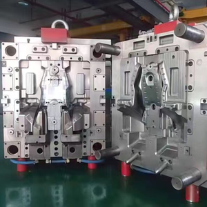 Khuôn Đúc Dụng Cụ Bơm Tiêm Mới Thu Nhỏ Của Trung Quốc Sản Xuất Nhanh Khối Lượng Thấp Phụ Tùng Giá Chất Lượng Khuôn Ép Nhựa Tùy Chỉnh - Product Image 1