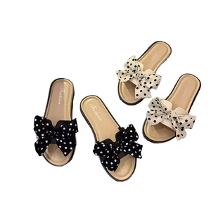 Sandales plates décontractées de luxe pour femme, style créateur, à bout ouvert - Product Image 1