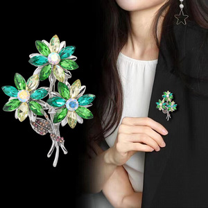 Broche vintage inspirée des fleurs multicolores, ornée de cristaux et de strass bordeaux, <span class=keywords><strong>champagne</strong></span> et gris - Product Image 6