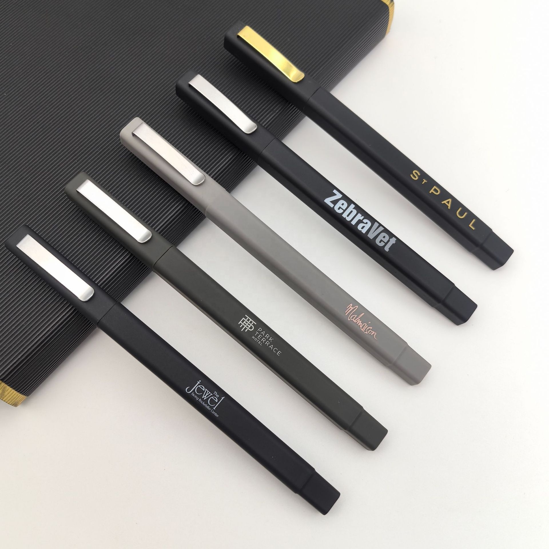 High Quality Hot Selling Luxury Gold Clip Rubber Square Hotel Ball Pen With Custom Logo Ballpoint Pen Stylo Promotional Pens