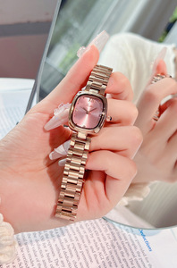 Reloj de Cuarzo Rectangular de Acero Inoxidable para Mujer con Esfera Color Menta y Detalles de Diamantes, Reloj Analógico Elegante y Moderno - Product Image 5