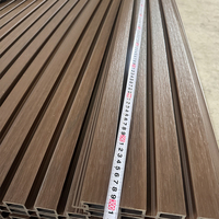 Panneaux muraux WPC d'extérieur, revêtement composite bois-plastique imperméable et résistant aux UV pour clôture de jardin, villa, mur extérieur