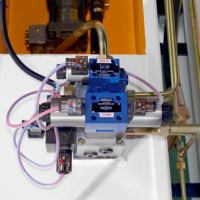 Presse plieuse hydraulique CNC E310P 3 axes avec table de couronnage pour le pliage de tôles