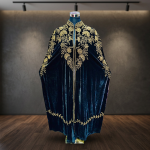 Capa de Satén Nupcial Vintage de Lujo con Cristales y Bordado Intrincado, Diseño de Patrón Real, Conjunto de Boda Formal para Noche - Product Image 3