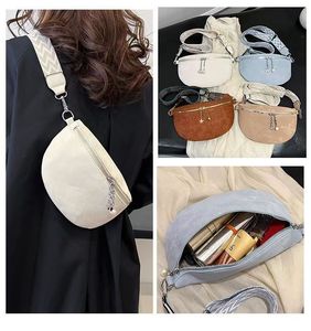 Sacs bandoulière tendance pour femmes - Grande capacité, en cuir PU vegan souple, sac <span class=keywords><strong>banane</strong></span> avec une seule large sangle réglable et amovible, fermeture éclair - Product Image 6