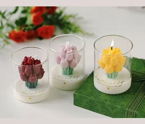 Bougie parfumée à la rose en forme de tulipe, faite à la main, écologique, en cire de soja, avec pot en verre - Product Image 6