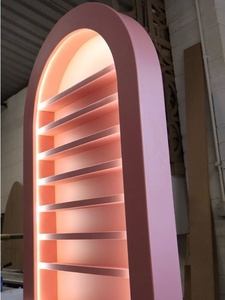 Meuble de présentation mural en forme <span class=keywords><strong>d</strong></span>'<span class=keywords><strong>arche</strong></span> pour salon de manucure personnalisé avec éclairage LED, mobilier de salon de manucure, étagère de présentation pour salon de manucure - Product Image 3