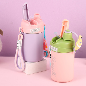 Bouteille isotherme en acier inoxydable à double paroi, étanche, avec paille et sangle, motif dessin animé, idéale comme cadeau - Product Image 3