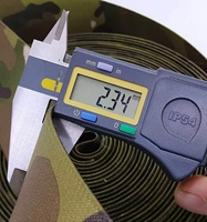 Bande élastique en caoutchouc camouflage imprimée sur mesure 25 mm, souple et résistante à l'usure, ruban tactique pour bandoulière, fourniture d'usine