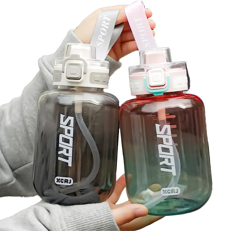 كوب للسفر بلاستيكي محمول زجاجة مياه رياضية للياقة البدنية مع حزام سعة كبيرة كوب ماصة مج فضاء
