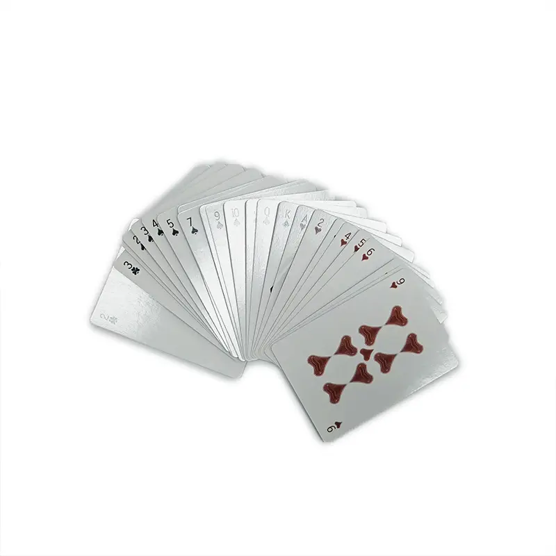 Minimalistische Standaard Speelkaarten Met Chip Poker Tafel Game Custom Logo Plastic Pvc Speelkaarten