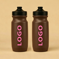 Bouteille d'eau de sport personnalisée sans BPA de 600 ml, couleur personnalisée, bouteille d'eau en plastique portable à presser pour le vélo, la salle de sport, l'extérieur