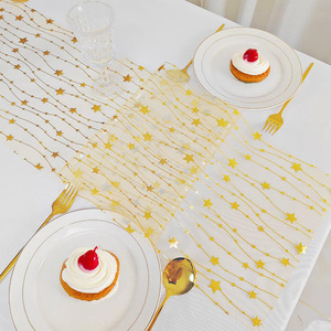 Nappe de table minimaliste française avec sequins, maille dorée et pompons en forme d'étoile - Product Image 3