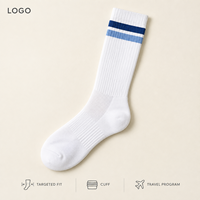 Chaussettes de compression à rayures blanches bicolores, tricotées à rayures dégradées, avec support du mollet, tableau de mesure, bordure plus large, bout plat, vérifiées