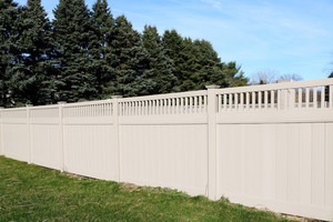 热销耐紫外线白色 PVC 隔离围栏，顶部封闭式栅栏，高 6 英尺 - Product Image 2