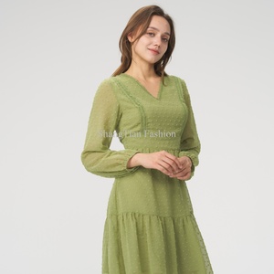 ผู้ผลิตเสื้อผ้า ชุดเดรสฤดูร้อนแบบมีระบาย คอวี ผ้าทอพิมพ์ลายดิจิทัล ซักได้ ความยาวปานกลาง สำหรับผู้หญิง - Product Image 3