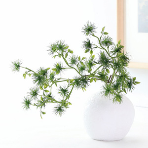 Pommeau de pin noir japonais artificiel réaliste en gros, branche de pin artificielle pliable pour la décoration Zen de la maison et des hôtels, personnalisable en vrac - Product Image 2