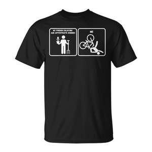 Camiseta para adultos unisex negra con estampado de mis amigos disfrutando de pasatiempos adecuados para su edad - Product Image 1