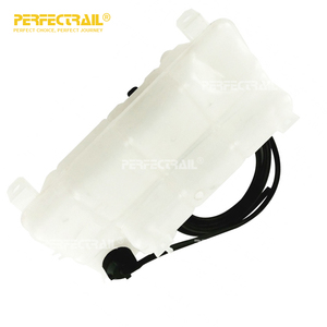 Réservoir d'expansion de pièces d'auto de voiture de PERFECTRAIL 504045819 avec le chapeau pour l'autobus d'IVECO DAILY III 1999-2006 - Product Image 6