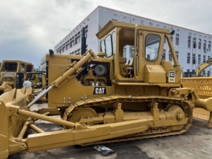 Bulldozer CAT D7G usado a bajo precio, configuración original, sin fugas de aceite, cuchilla en buen estado. Ideal para recuperación de terrenos agrícolas y limpieza de sitios. - Product Image 1