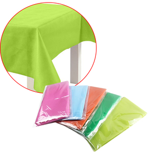 Rouleau de nappe jetable non tissée pour banquet, housses de table non tissées en polypropylène spunbond - Product Image 1