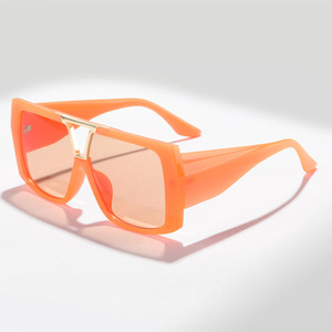 Gafas de Sol Cuadradas Extra Grandes con Doble Puente, Protección UV400, Montura de PC, Polarizadas, Ideales para Conducir, Viajar y Moda - Product Image 4