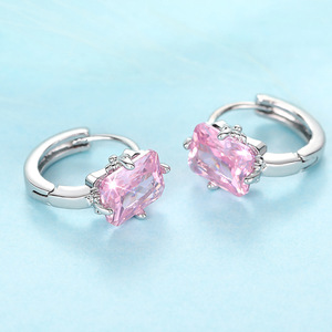 Orecchini Geometrici Rosa Dolce per Donne, Accessori Moda per Uso Quotidiano, Outfit Casual e Regalo - Product Image 6