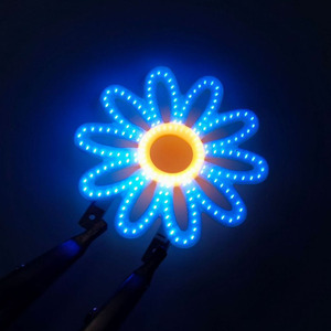 หลอดไฟ LED รูปดอกเบญจมาศ แบบ COB แสงวอร์มไวท์ กระพริบได้ ใช้ไฟ DC 3V แสงวูบวาบ หลอดไฟ LED แบบเส้นใย สำหรับตกแต่งงาน DIY งานปาร์ตี้ และงานประดิษฐ์ - Product Image 4