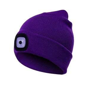 Bonnets en tricot LED unisexes pour adultes Chapeaux d'hiver rechargeables par USB avec lumière LED pour la course <span class=keywords><strong>de</strong></span> <span class=keywords><strong>nuit</strong></span> Pêche Jogging Camping - Product Image 3