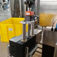 Système de rejet XISPEK Utilisation de rejet/poussoir pneumatique pour lecteur de code d'inspecteur de ligne de bouteilles en PET/verre bière/boissons gazeuses/eau