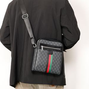 Borsa a <span class=keywords><strong>tracolla</strong></span> a <span class=keywords><strong>tracolla</strong></span> Casual alla moda da <span class=keywords><strong>uomo</strong></span> leggera in <span class=keywords><strong>pelle</strong></span> sintetica borsa per cellulare con cinturino largo - Product Image 4