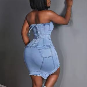 Robe en jean mini moulante vintage délavée à prix bas, vente en gros, haute qualité, décolleté sexy, sans bretelles, style OOTD - Product Image 3