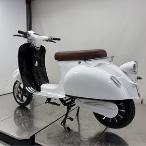 La Romántica y Hermosa <span class=keywords><strong>Roma</strong></span> Combinada con la Elegante y Sofisticada Motocicleta Eléctrica de 2000W Te Traerá una Atractividad Mortal - Product Image 6