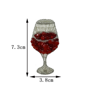 Ensemble 2 pièces élégant pour femme, été 2026 : haut dos nu et <span class=keywords><strong>jupe</strong></span> midi en maille, orné de perles faites main, coupe ajustée, tenue de plage personnalisée - Product Image 4
